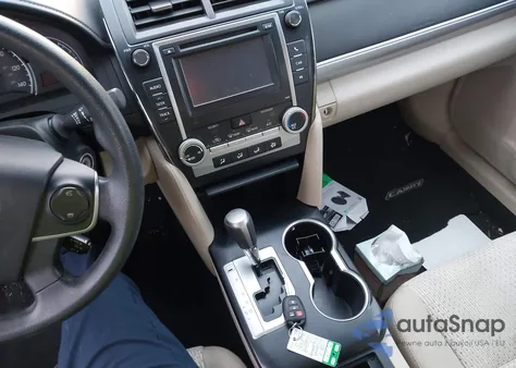 2013 Toyota Camry Le z USA, uszkodzony, nr VIN 4T1BF1FK3DU669041